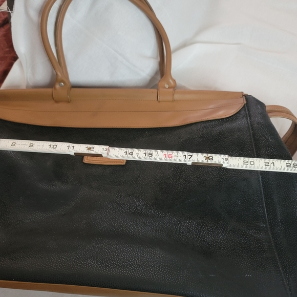 ONLY DUE TO CLOSET CLOSURE     LEGITIMATE BAG.  LEATHER. - Picture 12 of 13